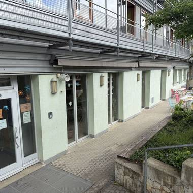 Eingang zum Hort der Grundschule am Stadtsee